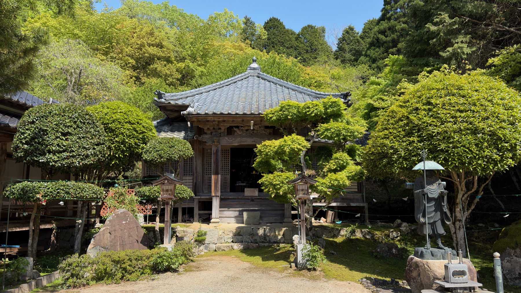夏の本堂